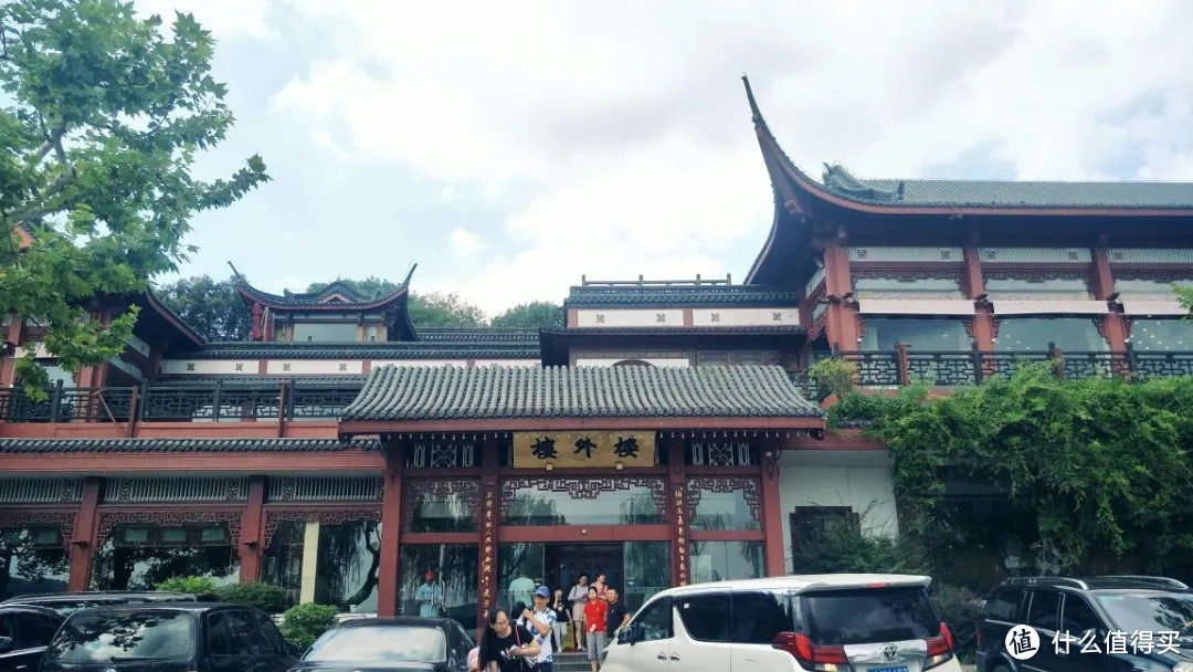 狗不理,全聚德…每座城市都有个不受本地人待见的老字号